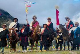 भाषा शैली जोगाउन मनाङमा तीन गीतको भिडियो बन्दै